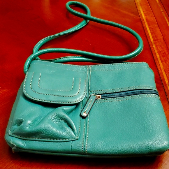 Tignanello crossbody bag teal leather with built in wallet super useful! - Picture 1 of 4